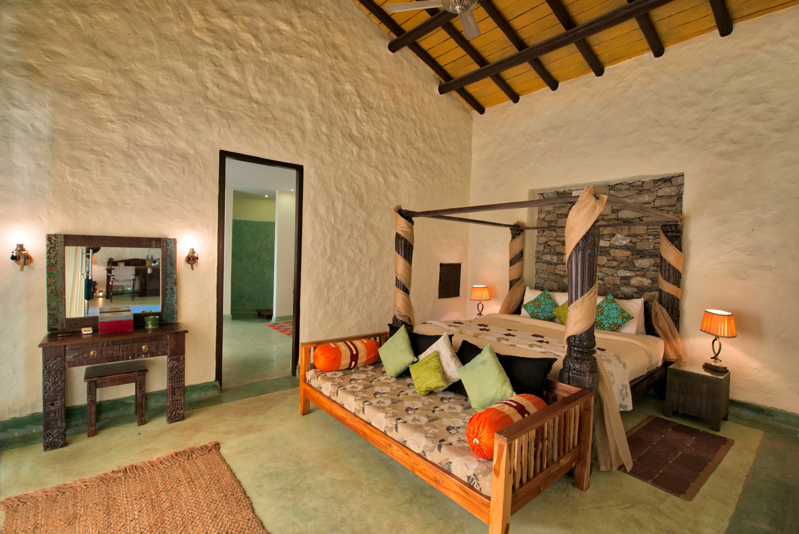 Paatlidun Safari Lodge Paatlidun Safari Lodge: Doppelbett und Tagesbett