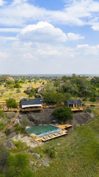 Warangi Ridge: Luftbild Pool und Zentralbereich