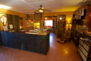 Bagatelle Kalahari Game Ranch: Souvenirshop