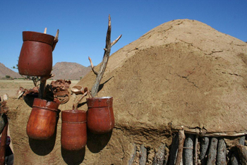 Epupa Falls Lodge: Naturmaterialien