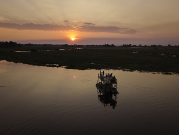 King's Pool Camp King's Pool Camp: Motorboot