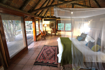 Lianshulu Lodge Lianshulu Lodge: Schrägsicht