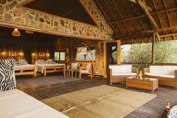 Ruaha River Lodge: Mehrbettzimmer