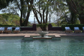 Victoria Falls Hotel: Swimmingpool