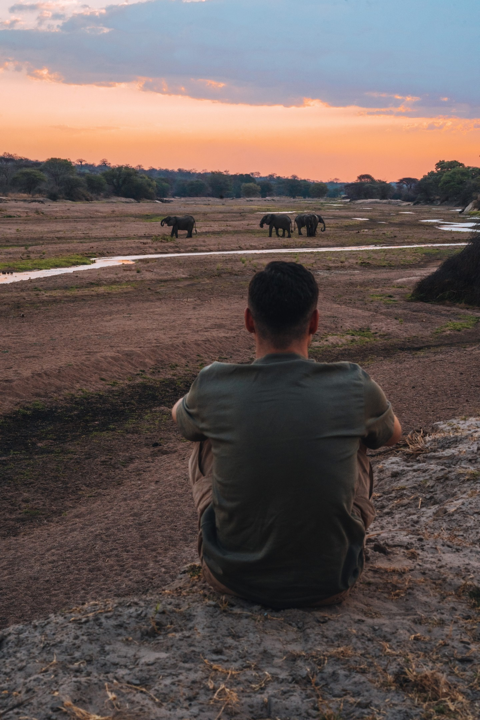 Asanja Ndembo Asanja Ndembo: Blick auf das FLussbett des Ruaha River