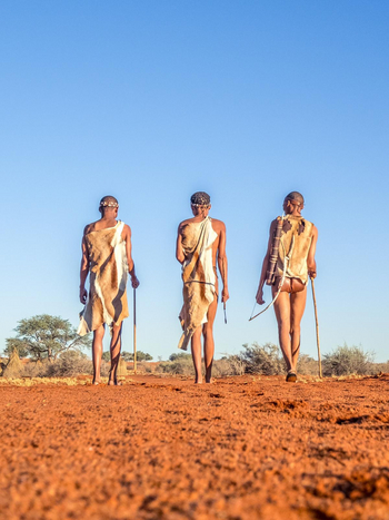 Bagatelle Kalahari Game Ranch: Buschleute