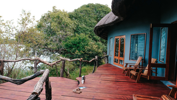 Mukambi Safari Lodge: Riverside Villa von außen