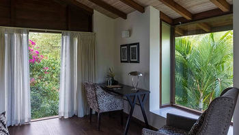 The Serai Bandipur: Kleiner Schreibtisch