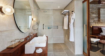 Woods at Sasan: Studio Gästebad