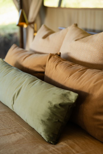 Elewana Serengeti Pioneer Camp: Kissen