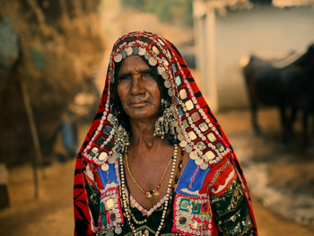 Evolve Kamalapura Palace: Geschmückte Frau