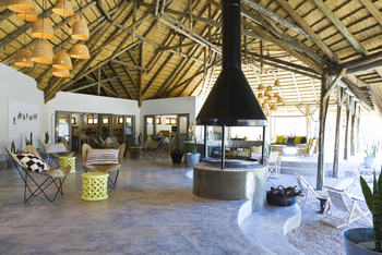 Mushara Bush Camp: Lodge und Garten