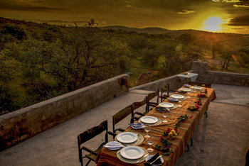 Okutala Lodge: Späte Sonne