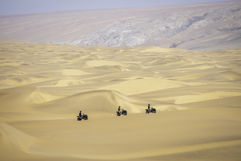 Serra Cafema Serra Cafema: Quadfahren in der Wüste