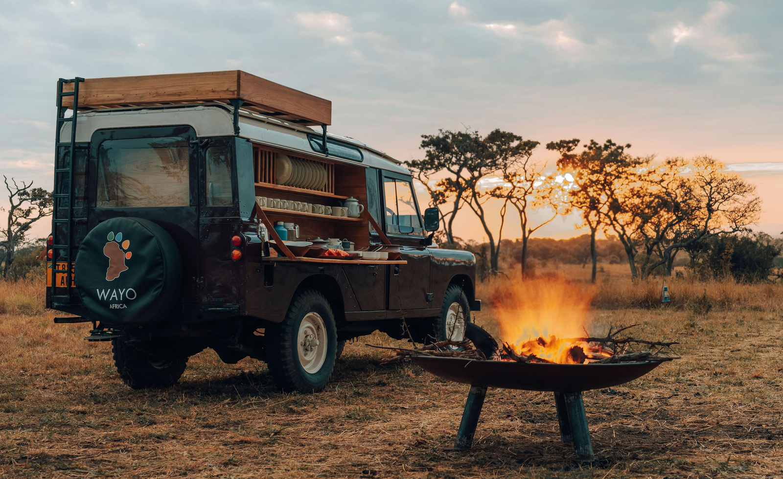 Wayo Serengeti Green Camp Wayo Serengeti Green Camp: Feuerschale bei Sonnenuntergang