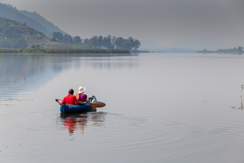 Chameleon Hill Forest Lodge: Kajak auf Mutandasee
