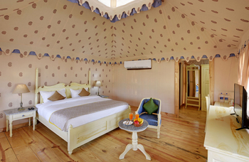 Jawai Leopard Safari Lodge: Luxuszelt Doppelbett
