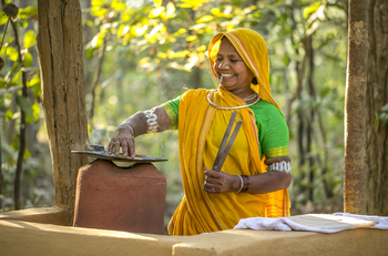 Kanha Jungle Lodge: Kochen im Garten