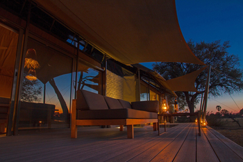 Linkwasha Camp Linkwasha Camp: Laternen auf dem Deck