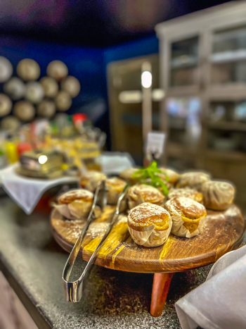 Mushara Bush Camp: Lodge und Garten