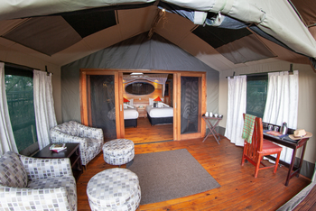 Rra Dinare Camp: Private Lounge unter Vordach