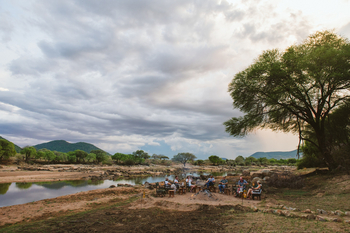 Ruaha River Lodge: Lagerfeuer