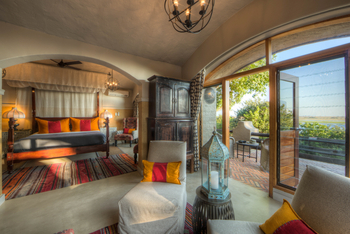 Chobe Game Lodge: Suite - Sofas