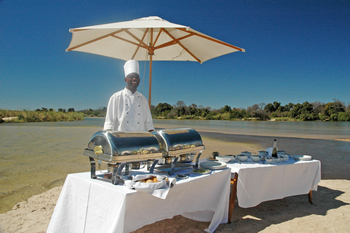Divava Okavango Lodge and Spa: Island Lunch