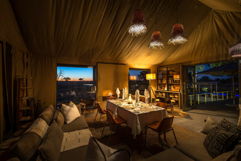 Linkwasha Camp Linkwasha Camp: Dinner im Hauptzelt