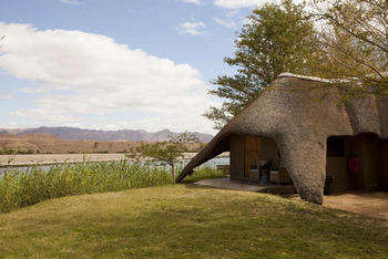 Norotshama River Resort: Reetgedecktes Chalet