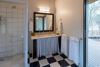 Onguma Forest Camp: Honeymoon Suite