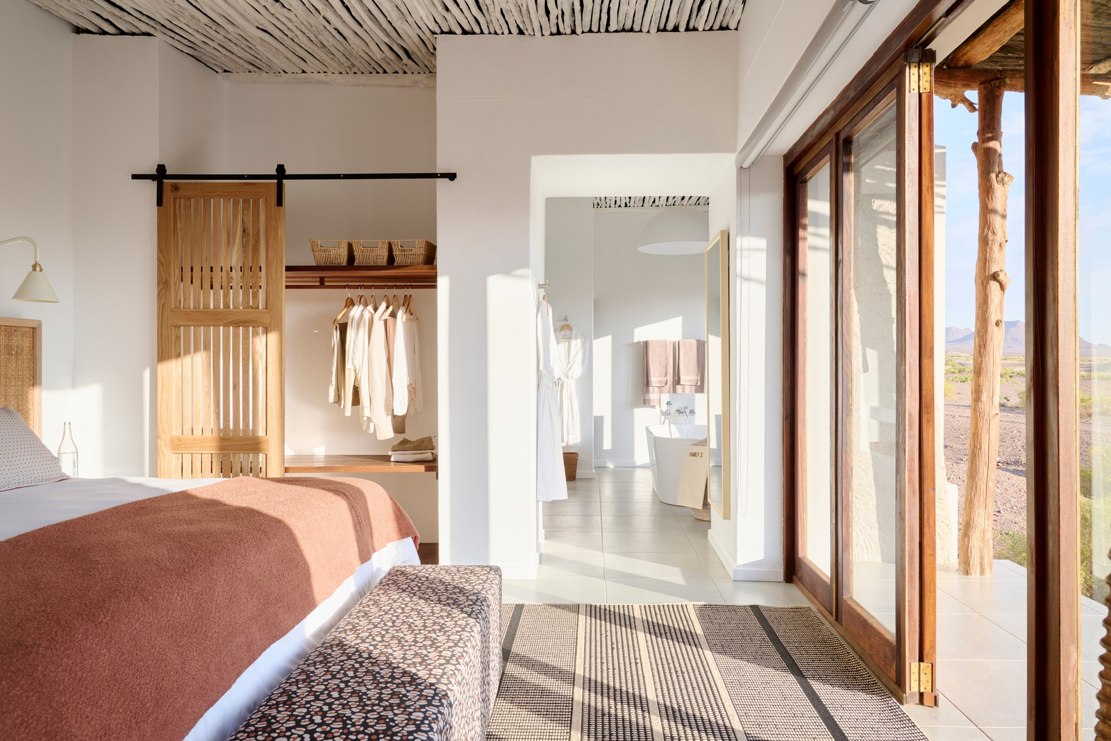 Sanctuary Okahirongo Elephant Lodge Sanctuary Okahirongo Elephant Lodge: Unterkunft innen