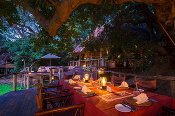 Bilimungwe Bushcamp: Abend im Camp