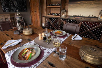 Mara Nyika Camp: Lunch und Weinvorrat
