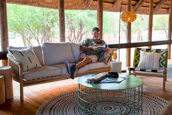 Mogotlho Safari Lodge Mogotlho Safari Lodge: Sofa