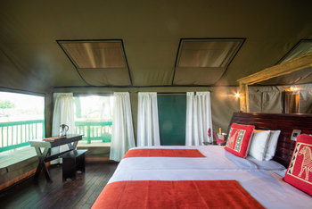 Moremi Crossing: Kleiner Schreibtisch