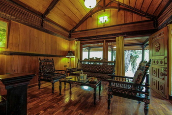 Syna Tiger Resort: Kerala - Lounge