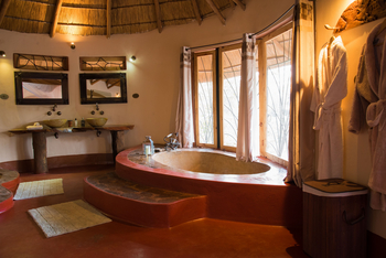 Tongole Wilderness Lodge: Badewanne