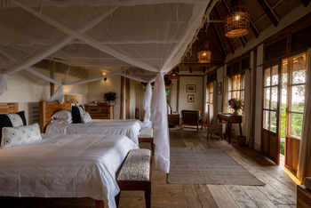 Volcanoes Kyambura Gorge Lodge: Gästechalet