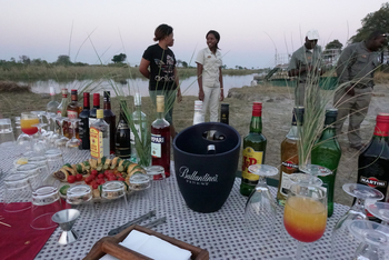 Lagoon Camp Lagoon Camp: Sundowner Bar