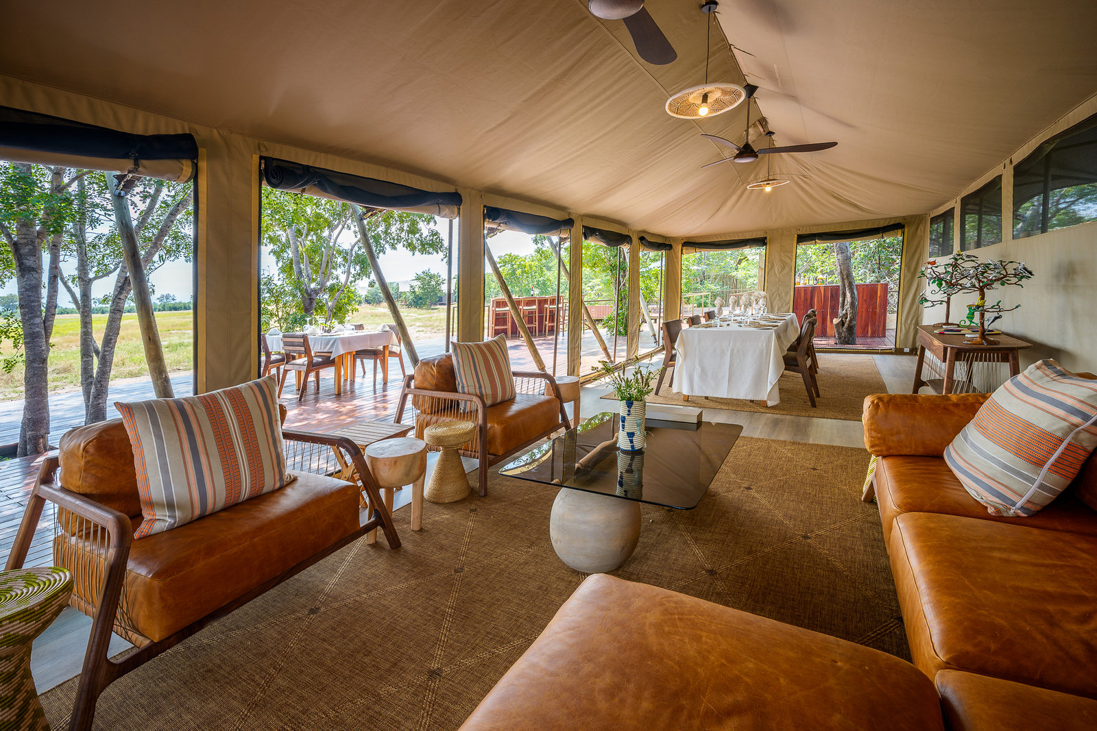 Muddy Teak Camp Muddy Teak Camp: Sitzbereich in der Lounge