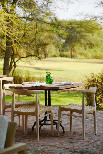 Siringit Villa: Bistro