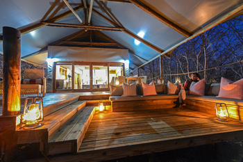 Toka Leya Camp Toka Leya Camp: Lounge Terasse