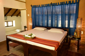 Vanghat: Mud Cottage Interieur