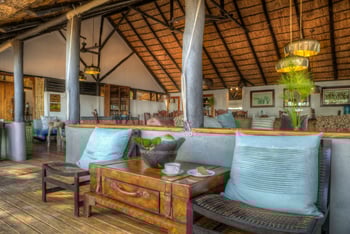 Xugana Island Lodge: Sessel in der Lounge