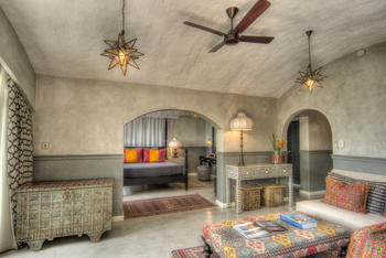 Chobe Game Lodge: Suite - Durchgang