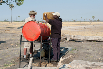 Little Makalolo Camp Little Makalolo Camp: Dieseltank für Wasserpumpe