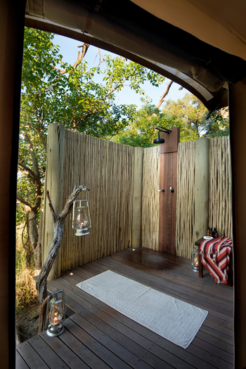 Nxabega Okavango Tented Camp: Außendusche