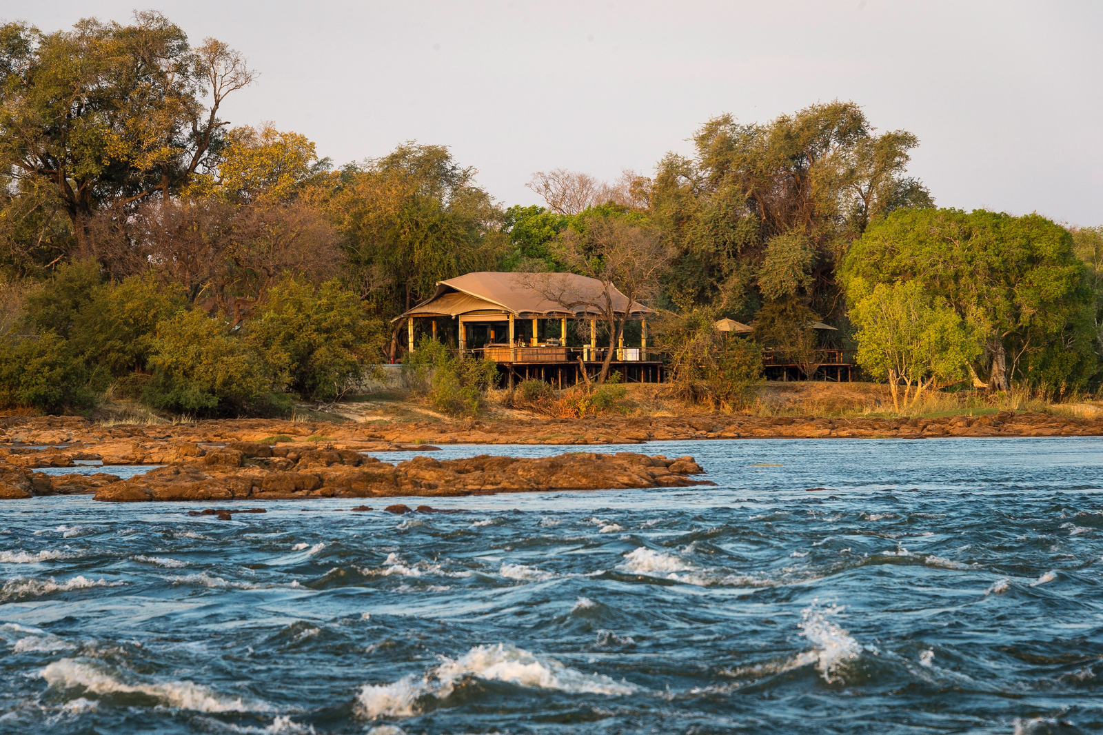 Toka Leya Camp Toka Leya Camp: Camp frontal