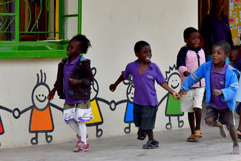 Waterberry Zambezi Lodge: Kinder in der angeschlossenen Schule